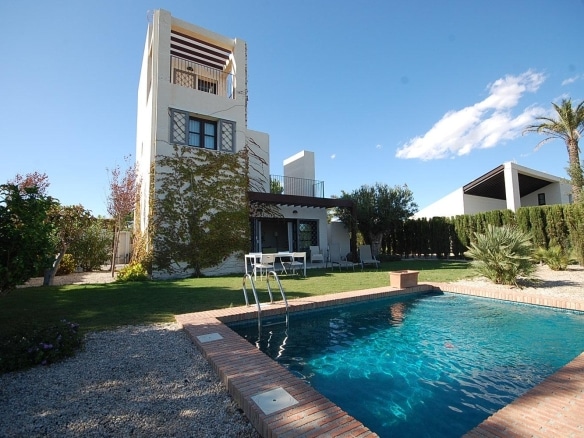 Elegant detached villas with private pool at Peraleja Golf Resort – Costa Cálida