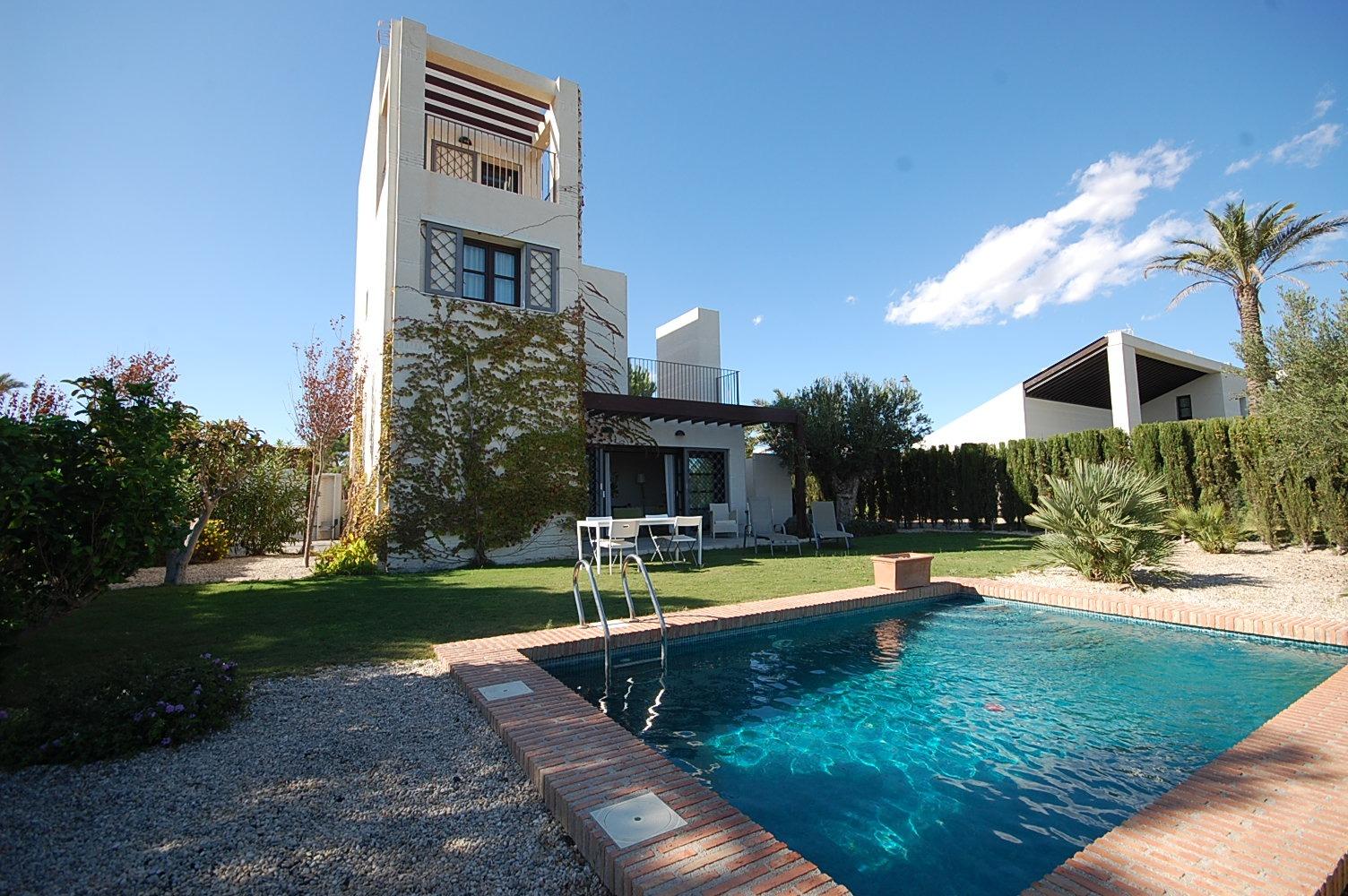 Elegant detached villas with private pool at Peraleja Golf Resort – Costa Cálida