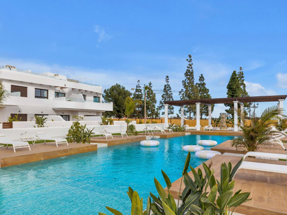 New Build Residential Complex Near Serena Golf and the Mar Menor in Los Alcazares