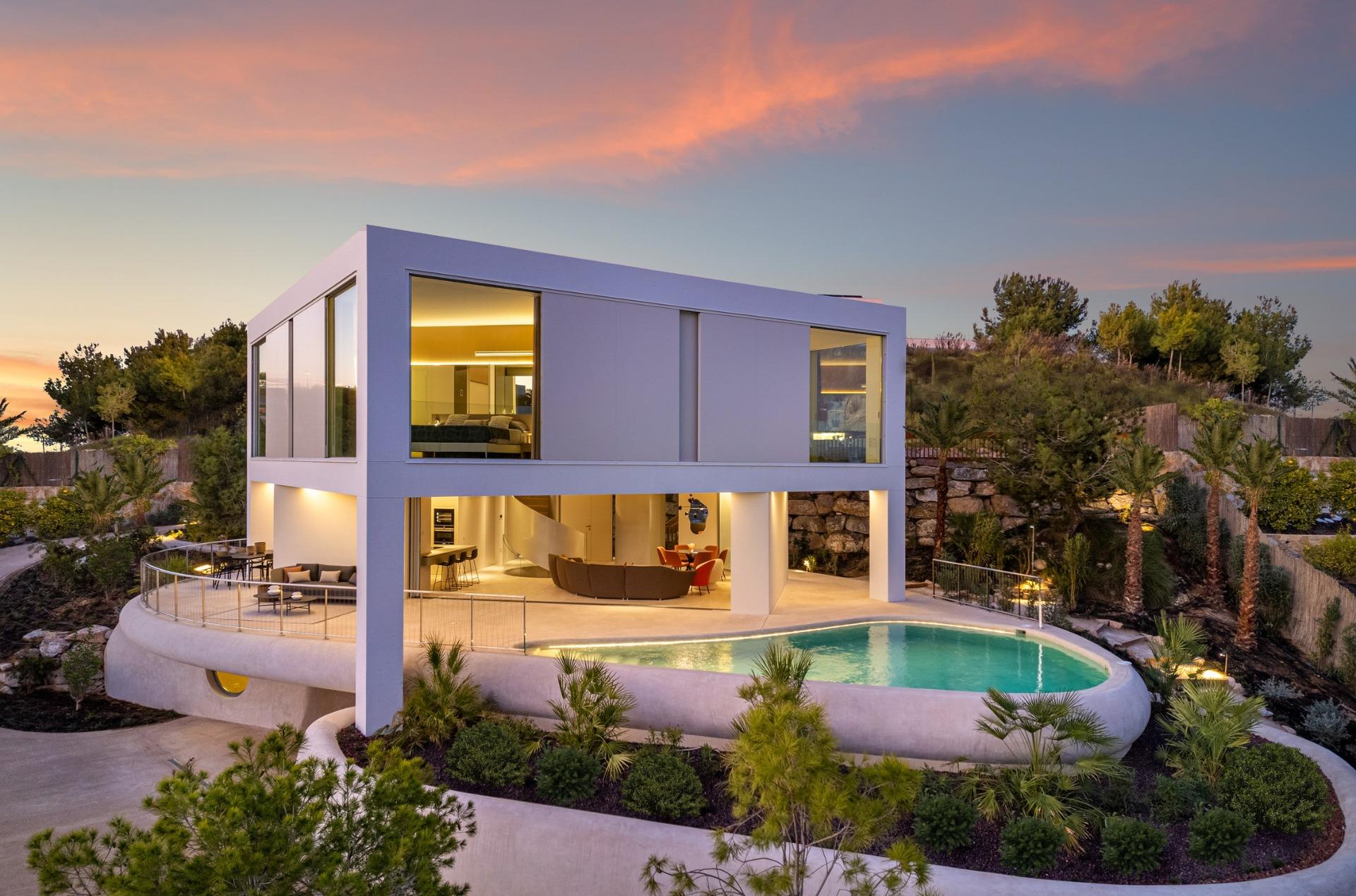 27-1 New-build luxury villas at Las Colinas Golf and Country Club
